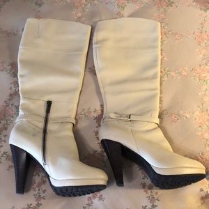 Genuine leather healed boots